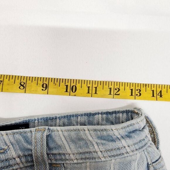 Hollister Ultra High Rise Mom Shorts Denim Size 5 - Picture 3 of 6